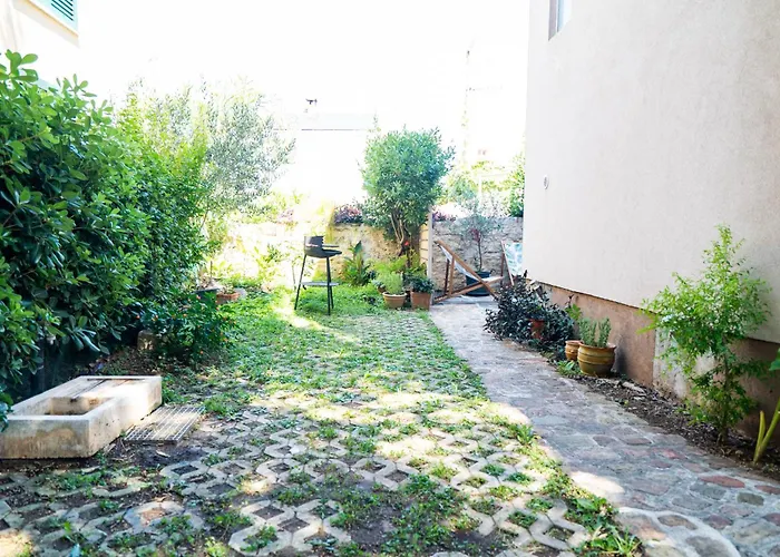 Nevenka Apartamento *